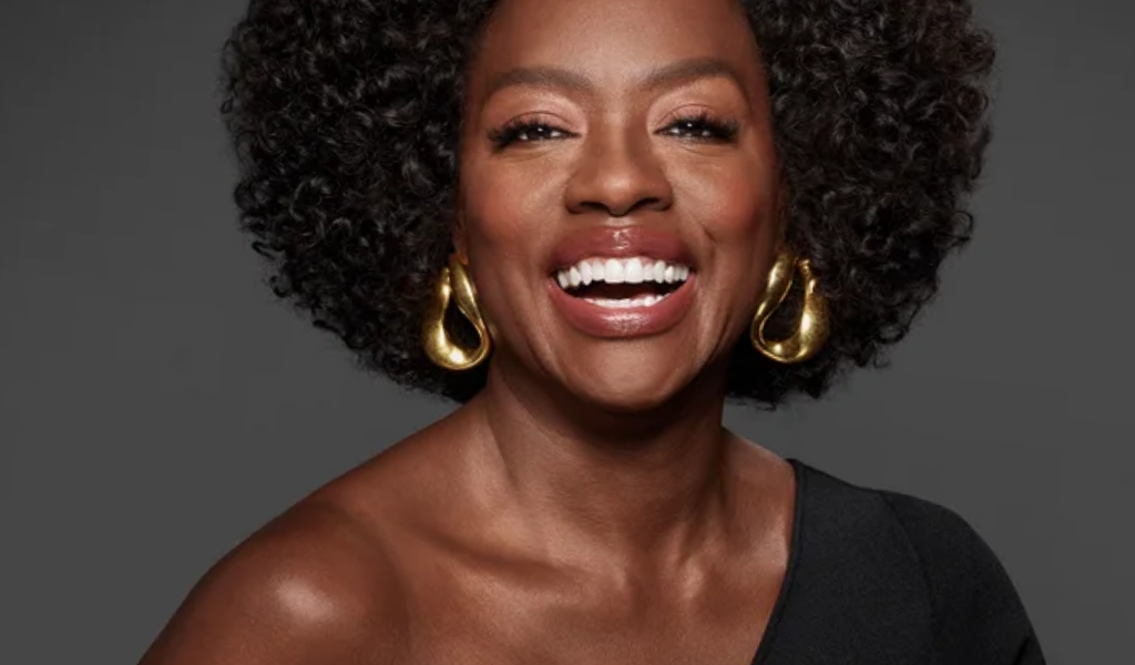 Viola Davis sorridente